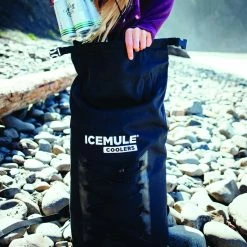 IceMule Pro XL 33L -Climbing Accessories Outlet Shop 1015 bk lifestyle 2 rsz 20350.1670008612