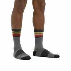 Darn Tough Kelso Micro Crew Light Cushion - Men's (Fall 2022) 7 Darn Tough Kelso Micro Crew Light Cushion - Men's (Fall 2022) -Climbing Accessories Outlet Shop 1973 gray model rsz 36405.1676924790