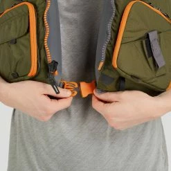 NRS Chinook Fishing PFD - Unisex -Climbing Accessories Outlet Shop 40009 05 Bark Model Buckle 041522 rsz 13774.1677220617