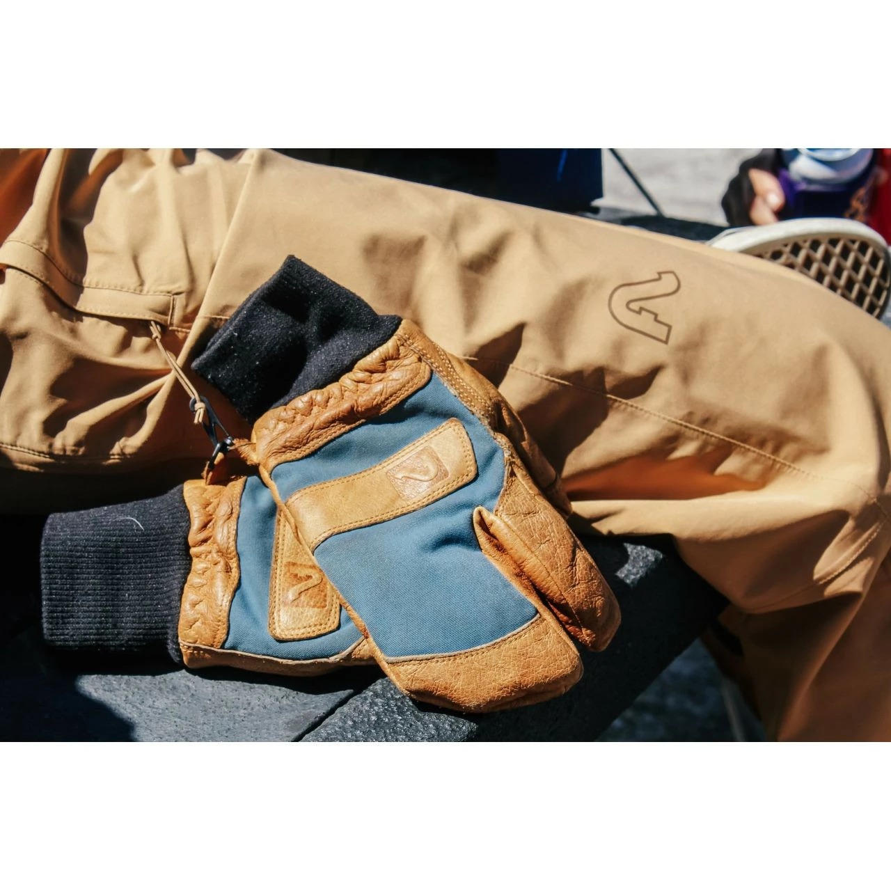Flylow Maine Line Glove - Unisex (Fall 2022) 6 Flylow Maine Line Glove - Unisex (Fall 2022) - Image 6