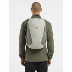 Arc'teryx Mantis 26 Backpack 13 Arc'teryx Mantis 26 Backpack -Climbing Accessories Outlet Shop Mantis 26 Backpack Habitat Forage Back View rsz 36723.1659642862