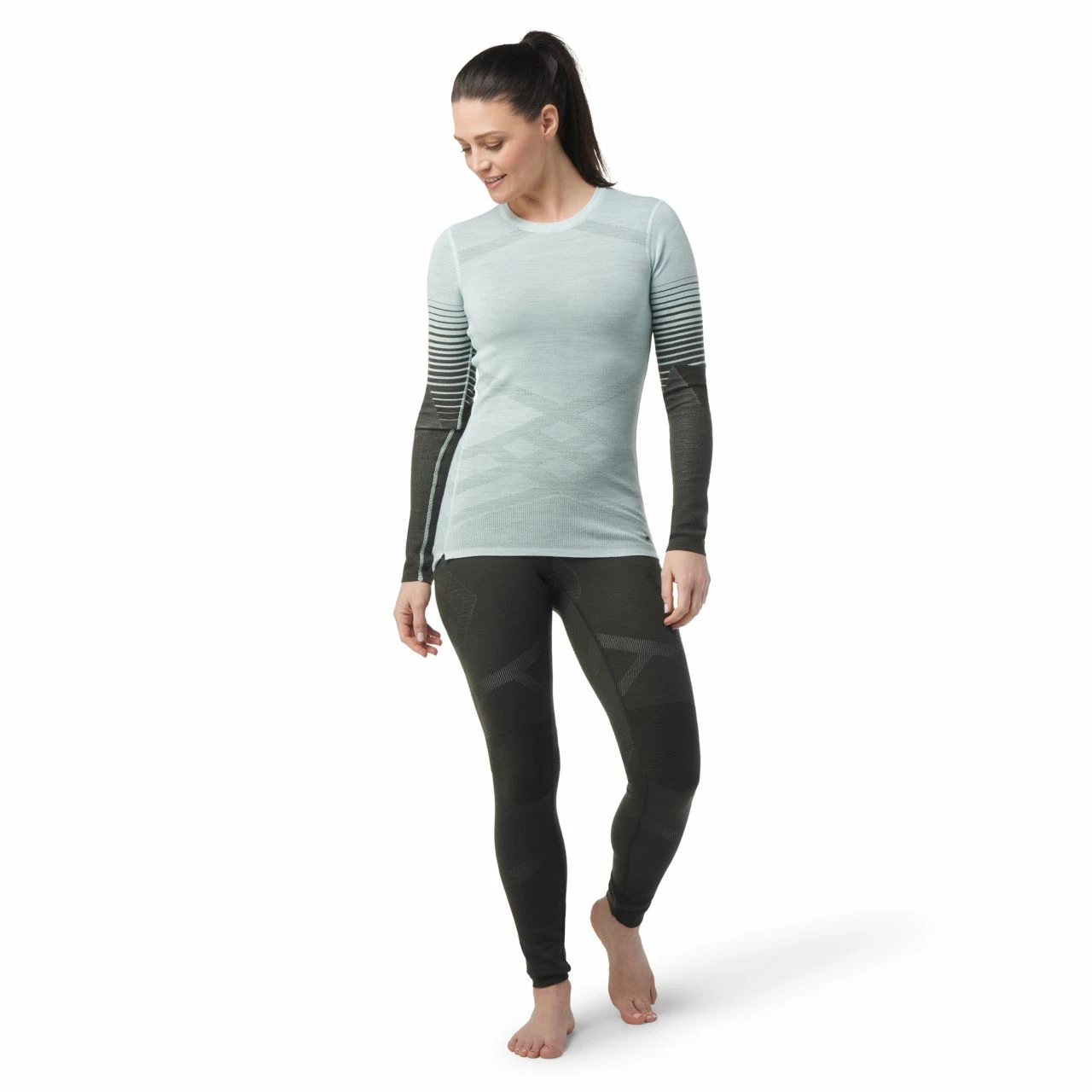 Smartwool Intraknit Thermal Merino Base Layer Pattern Crew - Women's 2 Smartwool Intraknit Thermal Merino Base Layer Pattern Crew - Women's - Image 2