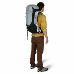 Osprey Stratos 36 - Men's -Climbing Accessories Outlet Shop Stratos 36L S22 OnBody2 SmokeGrey rsz 13502.1652398862