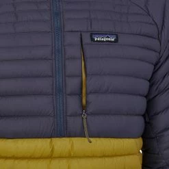 Patagonia AlpLight Down Pullover - Men's (Fall 2022) 19 Patagonia AlpLight Down Pullover - Men's (Fall 2022) -Climbing Accessories Outlet Shop WBF21 85550 TXTG MKPKT rsz 01126.1667245793