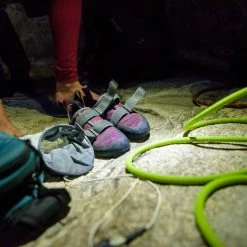 Black Diamond Momentum - Women's 11 Black Diamond Momentum - Women's -Climbing Accessories Outlet Shop adam c 20170313 4965 19358.1626822354