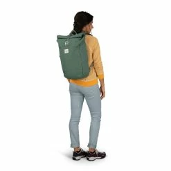 Osprey Arcane Roll Top 12 Osprey Arcane Roll Top -Climbing Accessories Outlet Shop arcanerolltop s23 body3 pineleafgreen rsz 33781.1675982836