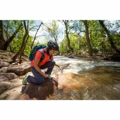 Katadyn BeFree 1.0L Microfilter 10 Katadyn BeFree 1.0L Microfilter -Climbing Accessories Outlet Shop befree 1l woman filling bottle 77316.1626822817