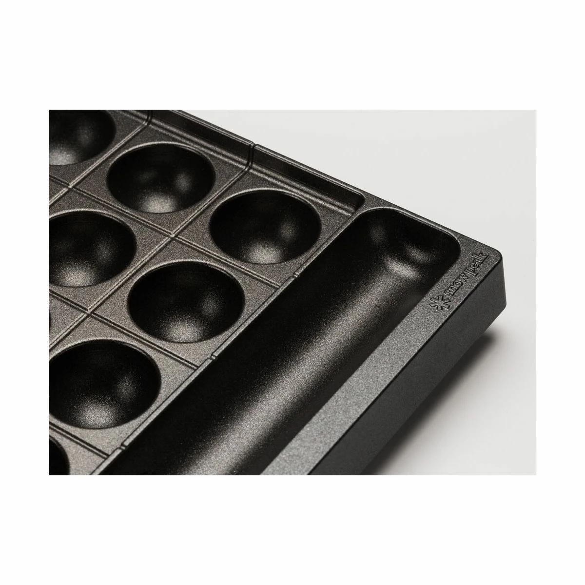 Snow Peak Takoyaki Plate 5 Snow Peak Takoyaki Plate - Image 5