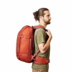 Gregory Tetrad 40 - Men's 17 Gregory Tetrad 40 - Men's -Climbing Accessories Outlet Shop gmp tetrad40 ferrousorange onmodel 27225.1626822945