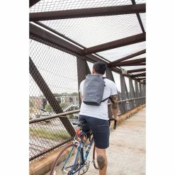 IceMule Jaunt 9L 20 IceMule Jaunt 9L -Climbing Accessories Outlet Shop jaunt lifestyle 03 2048x rsz 66984.1667927460