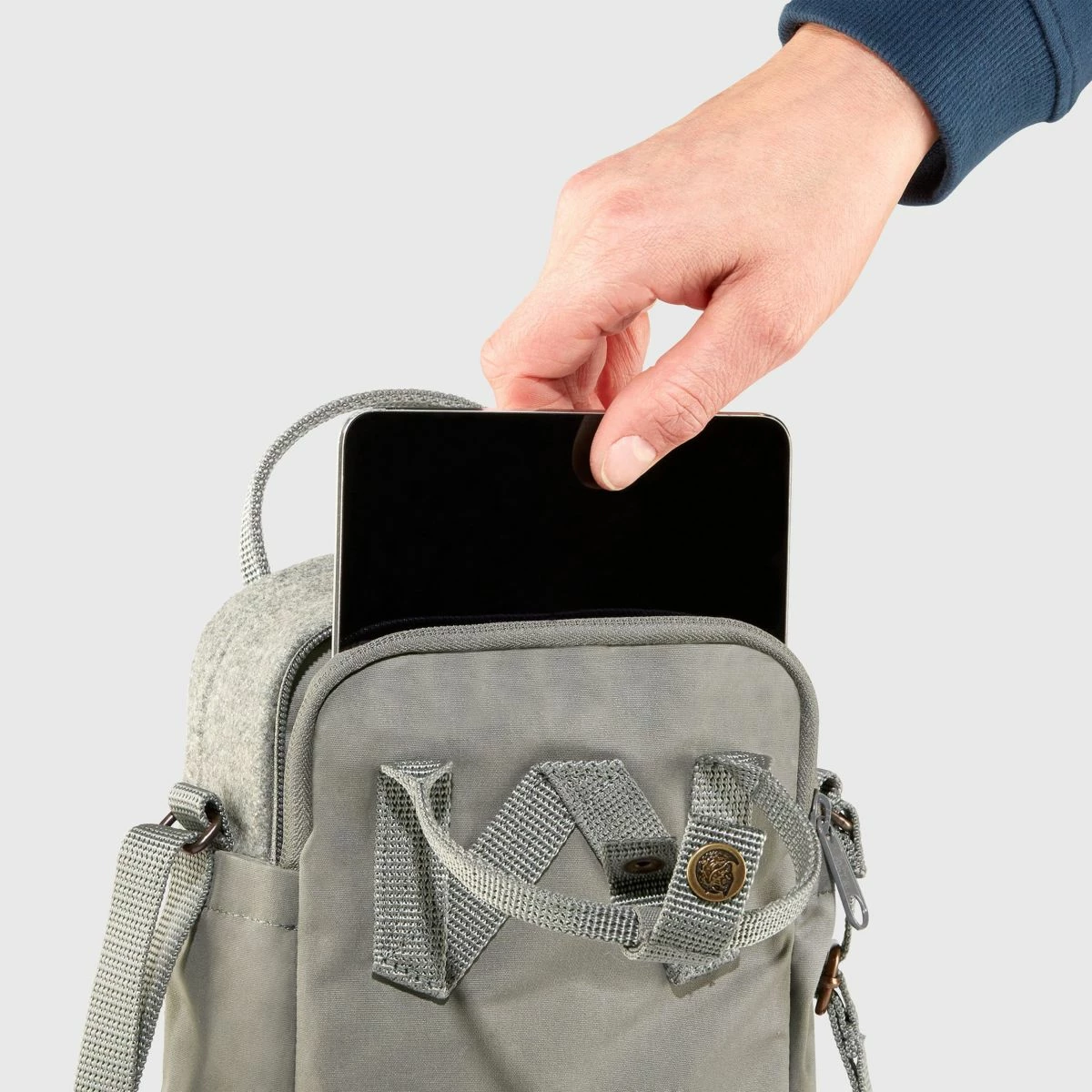 Fjallraven Kanken Re-Wool Sling 11 Fjallraven Kanken Re-Wool Sling - Image 11