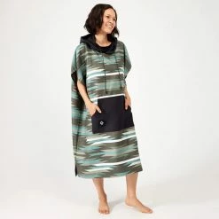 Nomadix Changing Poncho - Small/Medium 15 Nomadix Changing Poncho - Small/Medium -Climbing Accessories Outlet Shop s m nomadix kcp unta 108 changing poncho front rsz 62848.1660065671